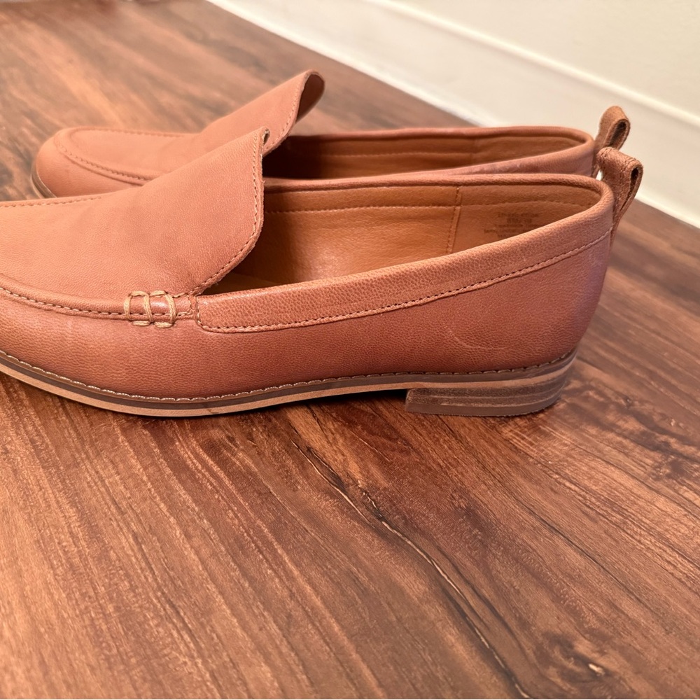 Lucky Brand Women Beige Tab  Slip-On Leather Loafers Size 8 - Picture 2 of 6